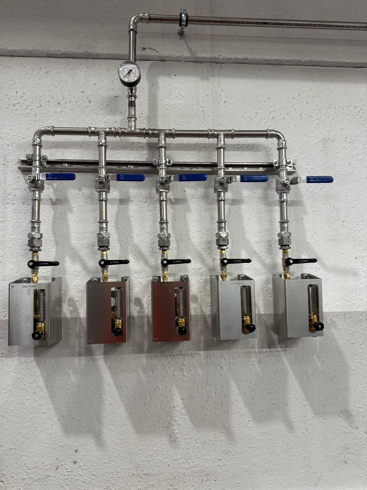 Collegamenti e tubazioni per impianto gas